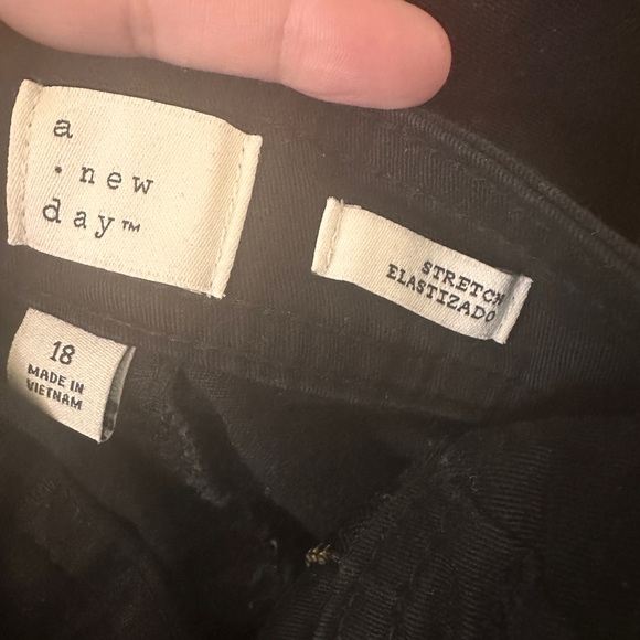 pants - Picture 2 of 2